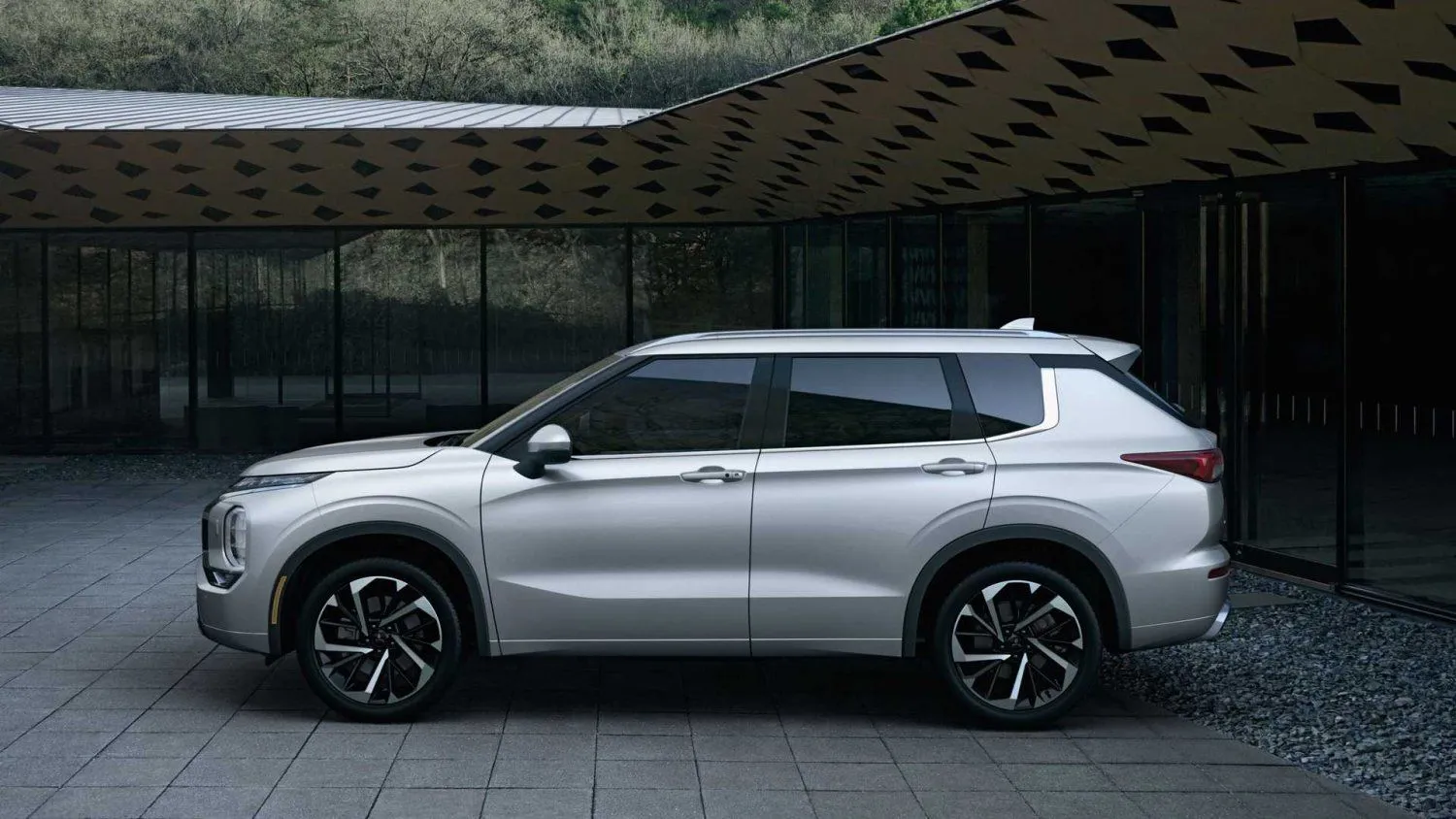 2022-mitsubishi-outlander-exterior.jpg