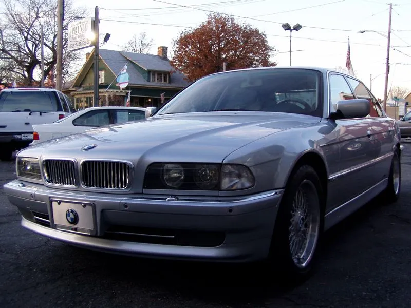 750i  001.1.webp