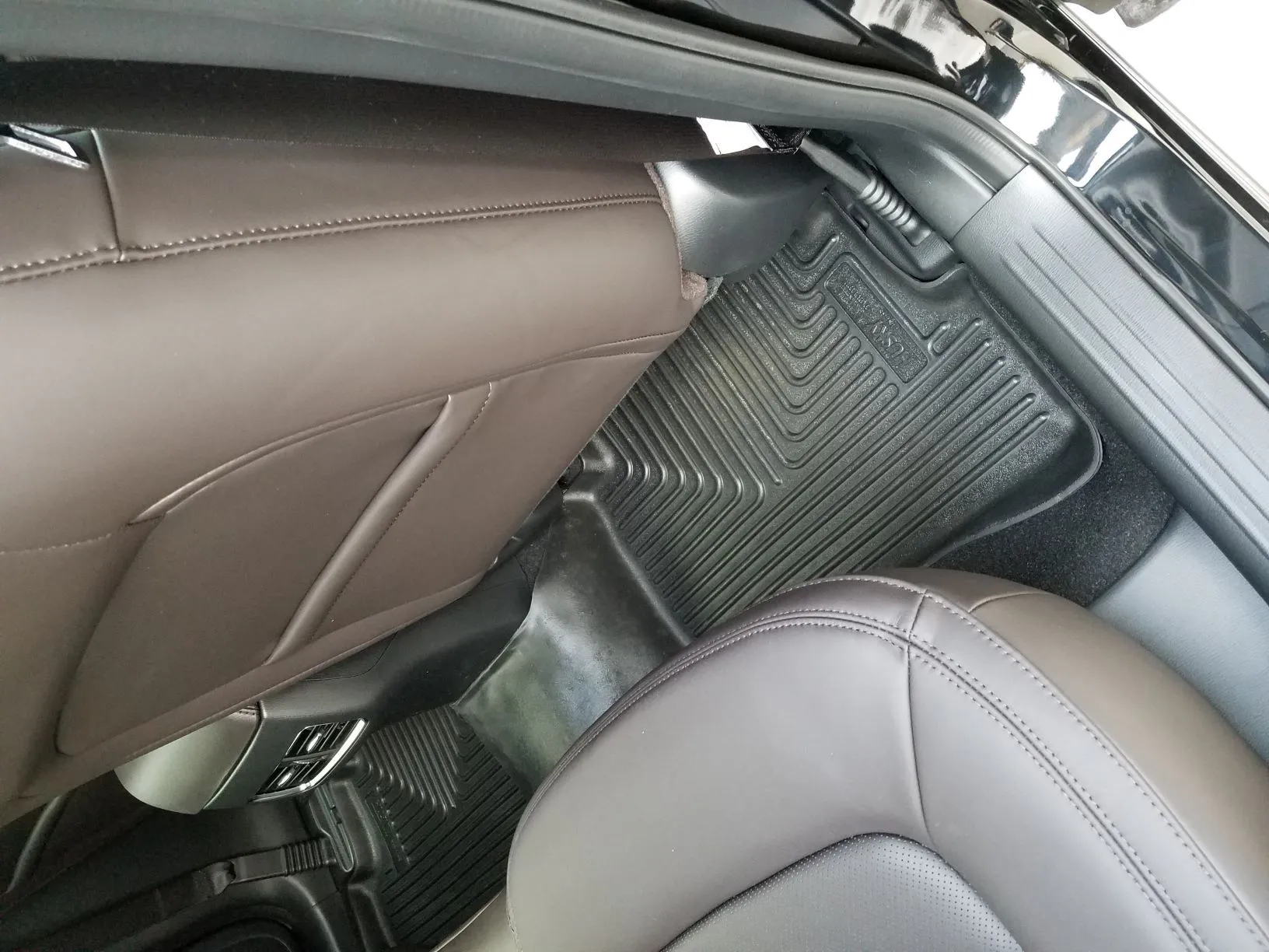 CX-5 rear right floor liner 2mp.jpg