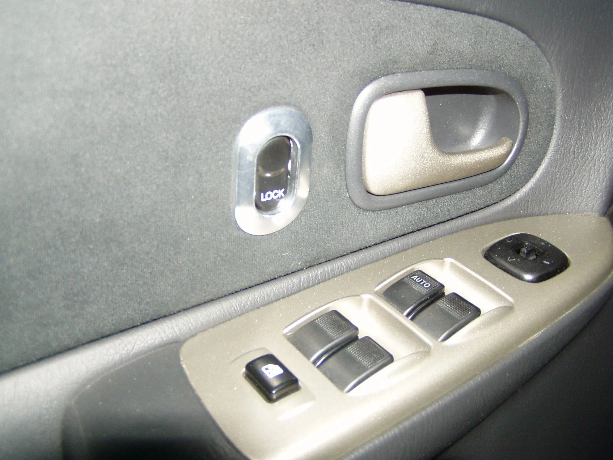 door lock bezel.jpg