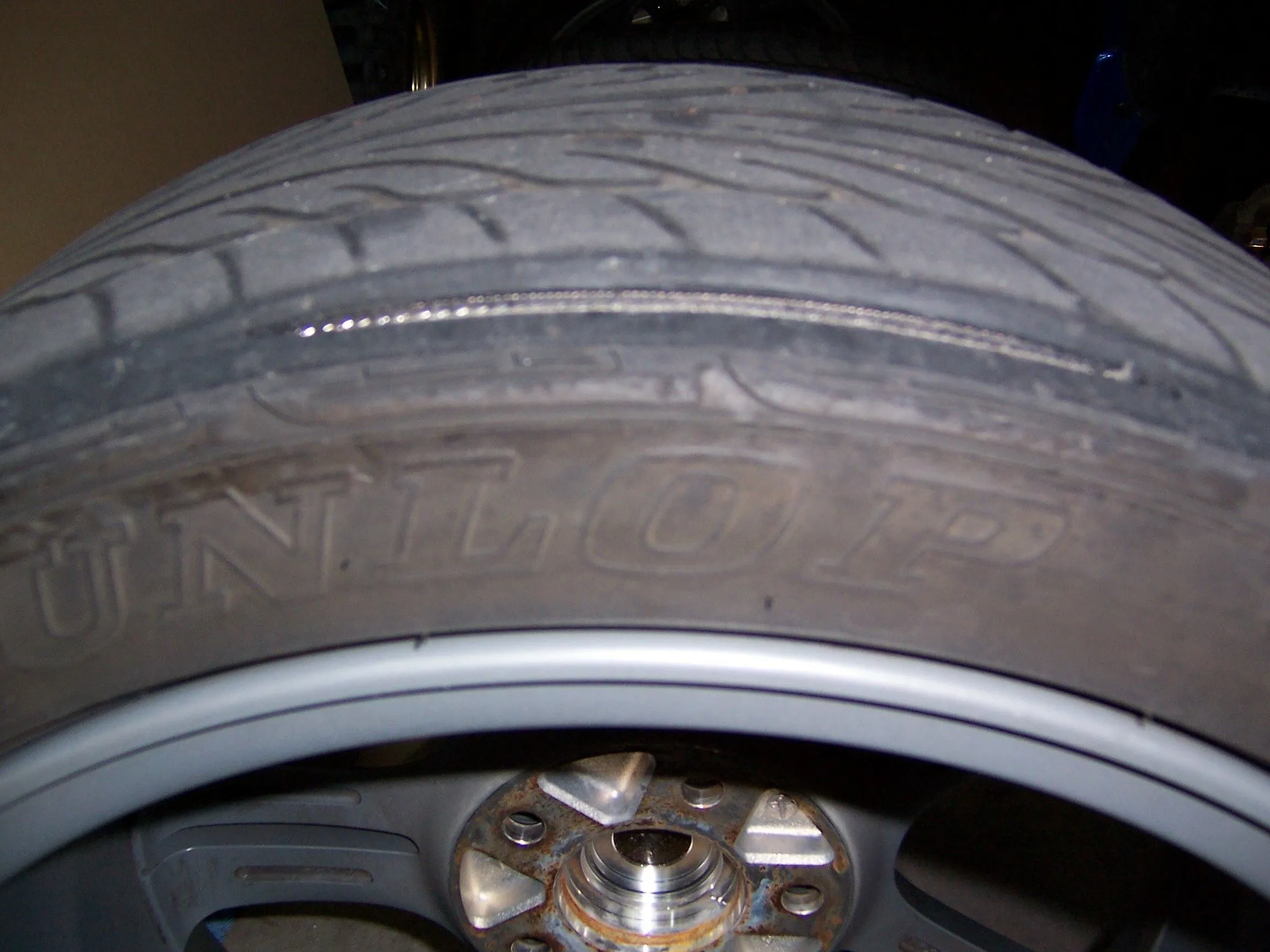 dunlop tire 1.jpg