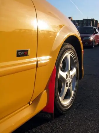 - emblem on yellowmp5's car.jpg