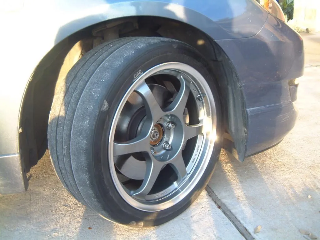 front_tire_width_2.JPG