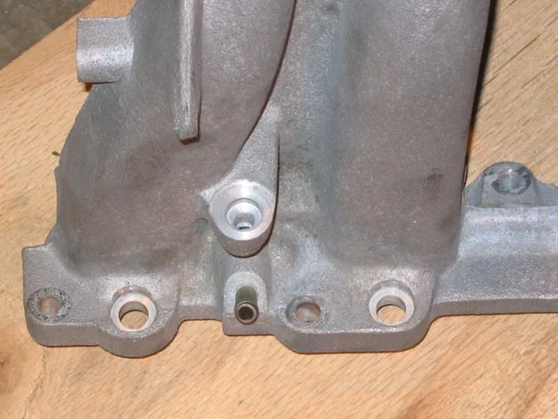 fuel rail mount.webp