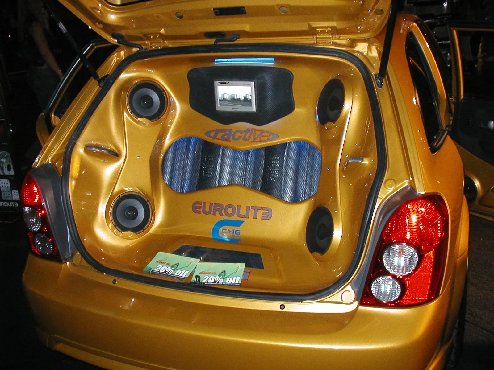 gold p5 trunk.webp