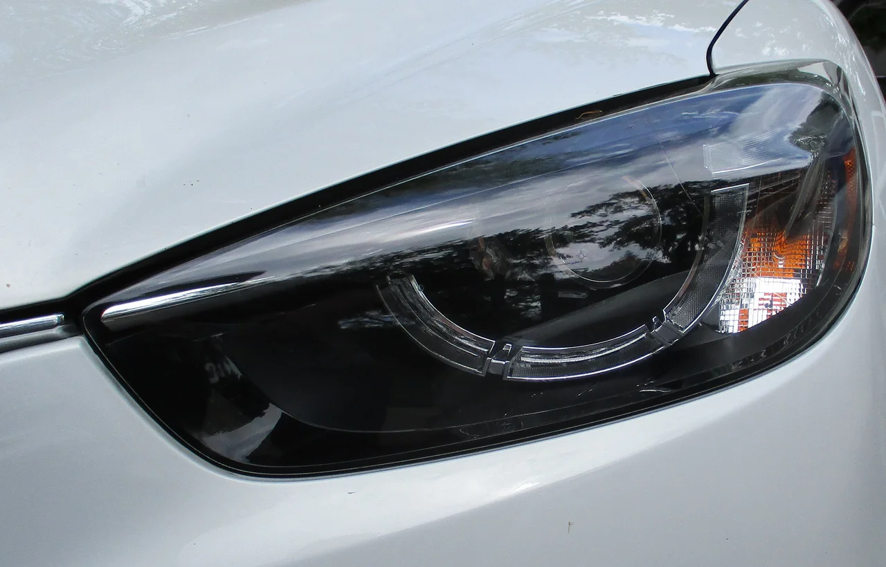 Headlight_Restoration_LH_AFTERc.webp