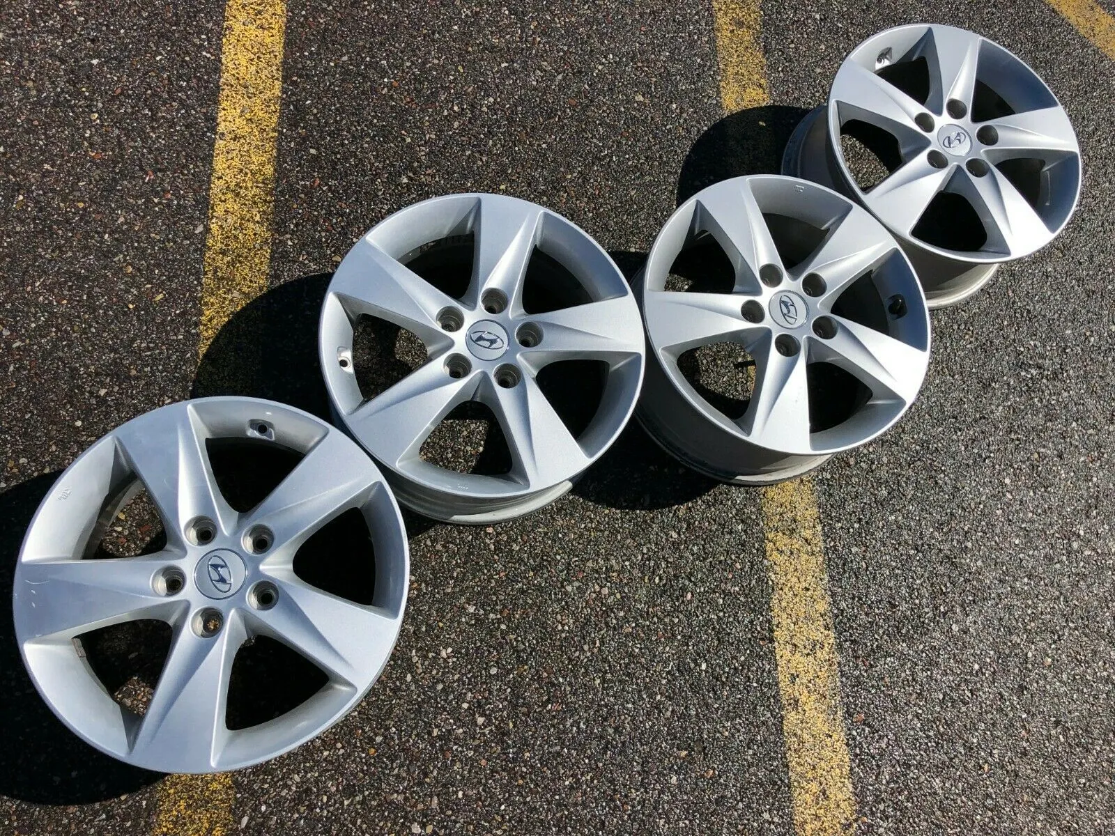 hyundai16alloywheels.jpg