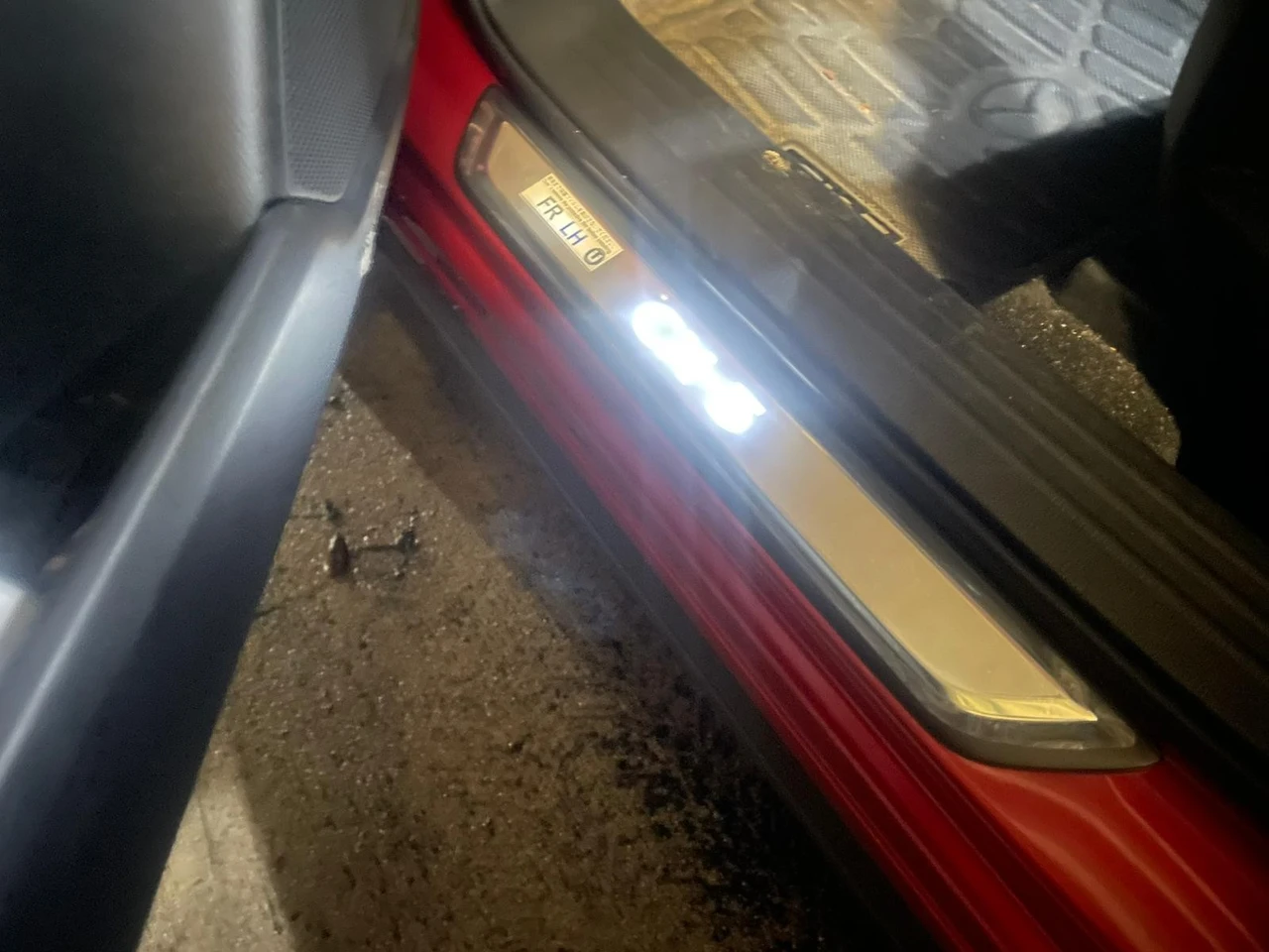 Illuminated Door Sill CX-5 3.webp