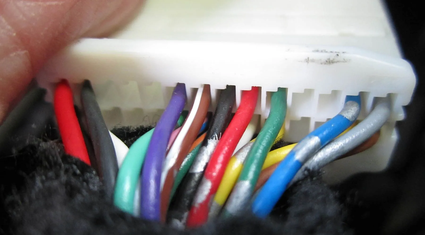 large_plug_wires_025.jpg