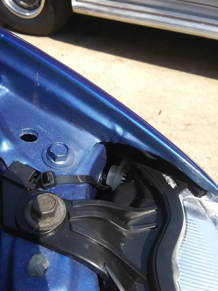 Lens Beam Adjuster Buried in Corner.jpg