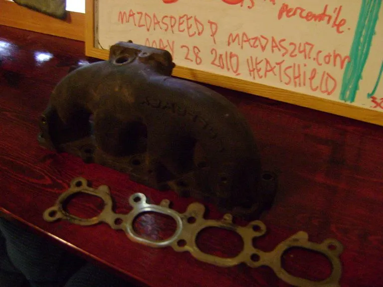 manifold with gasket.webp