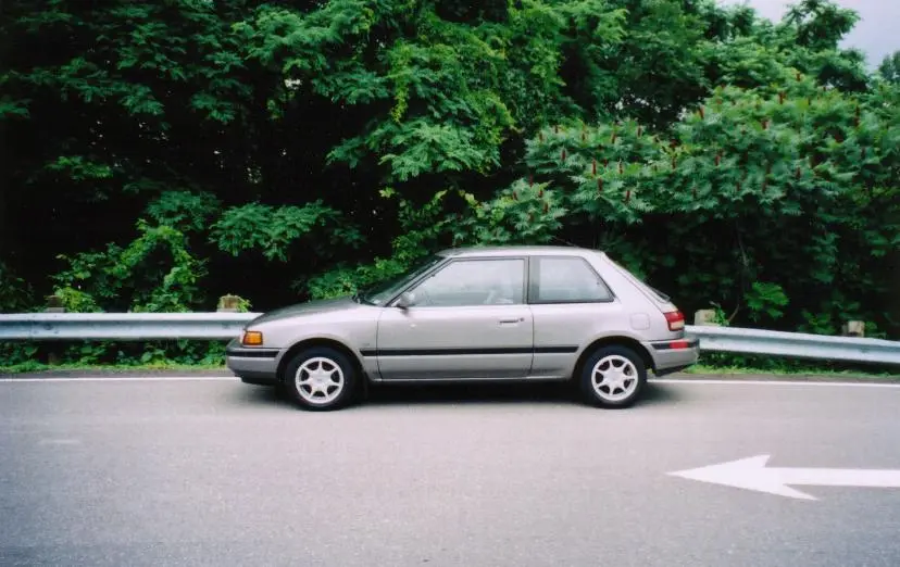 Mazda 323.JPG
