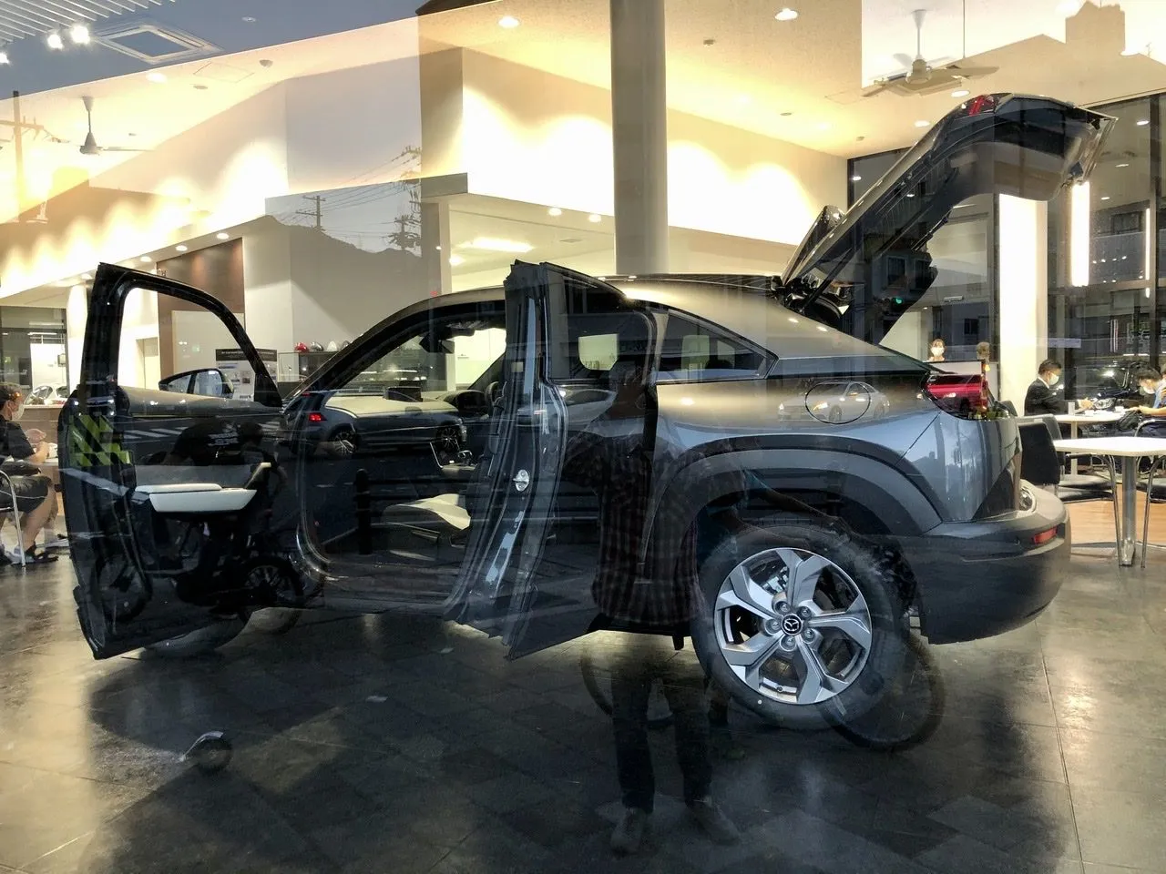 Mazda MX-30 Hybrid (E Skyactiv G) P1