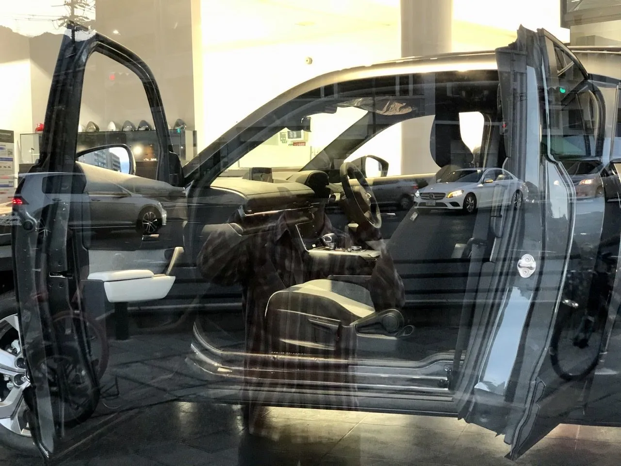Mazda MX-30 Hybrid (E Skyactiv G) P2