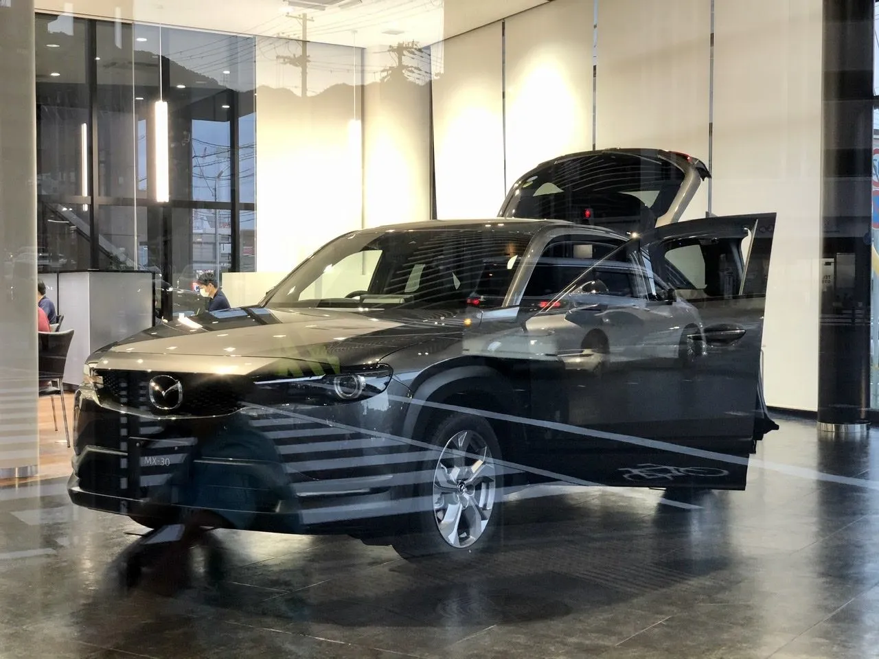Mazda MX-30 Hybrid (E Skyactiv G) P3