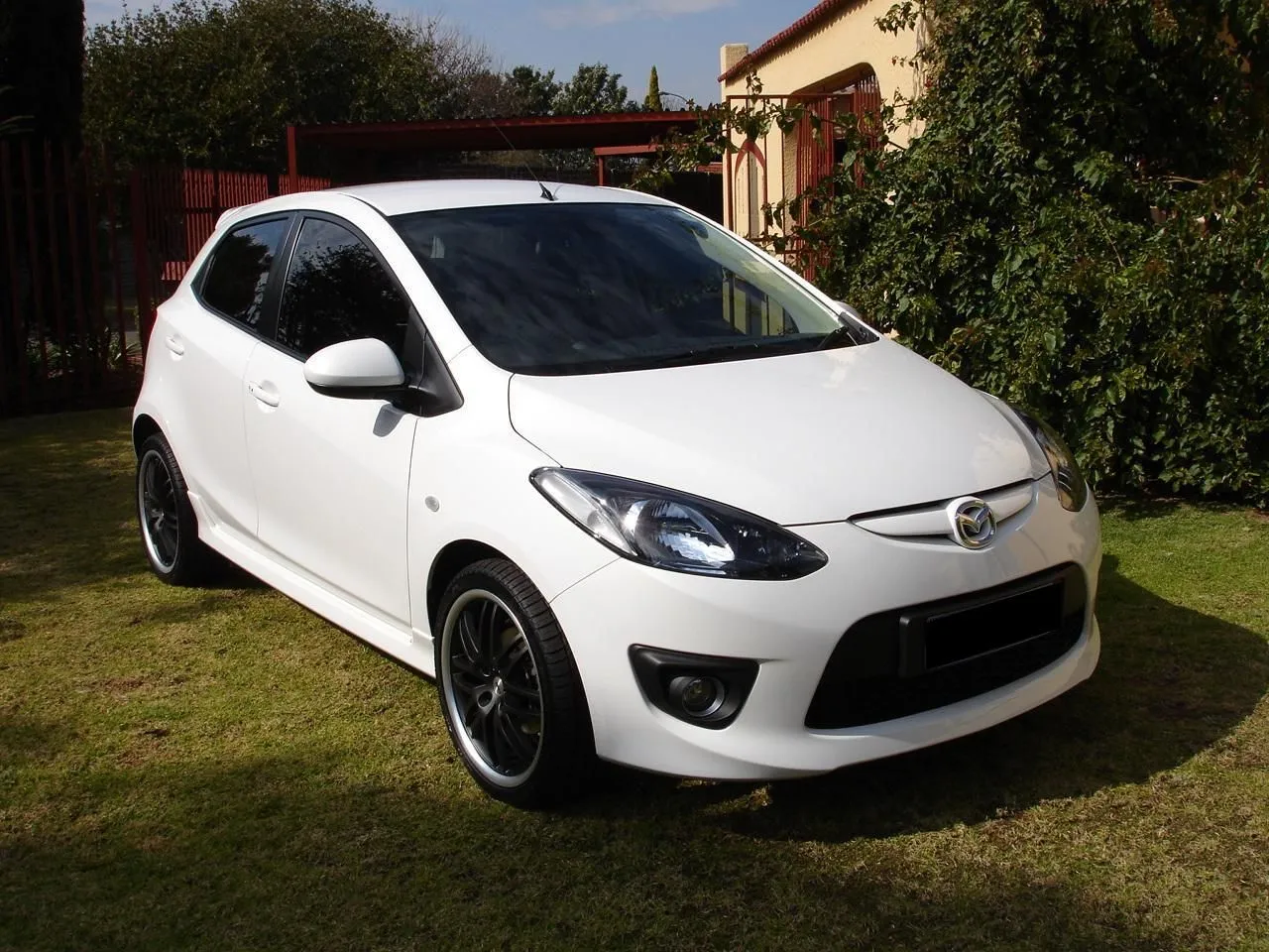 mazda2.1.JPG
