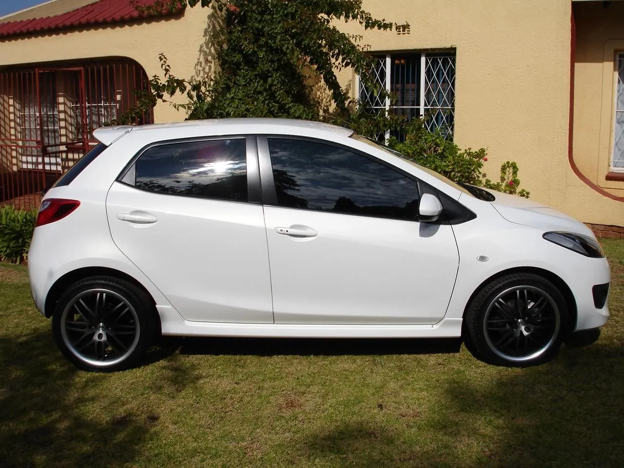 mazda2.2.JPG