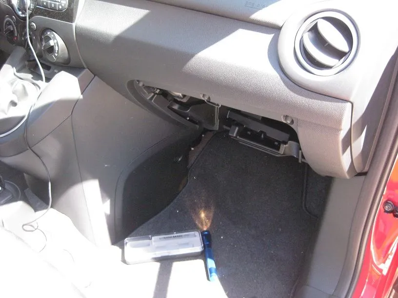 mazda2pioneer 001.JPG