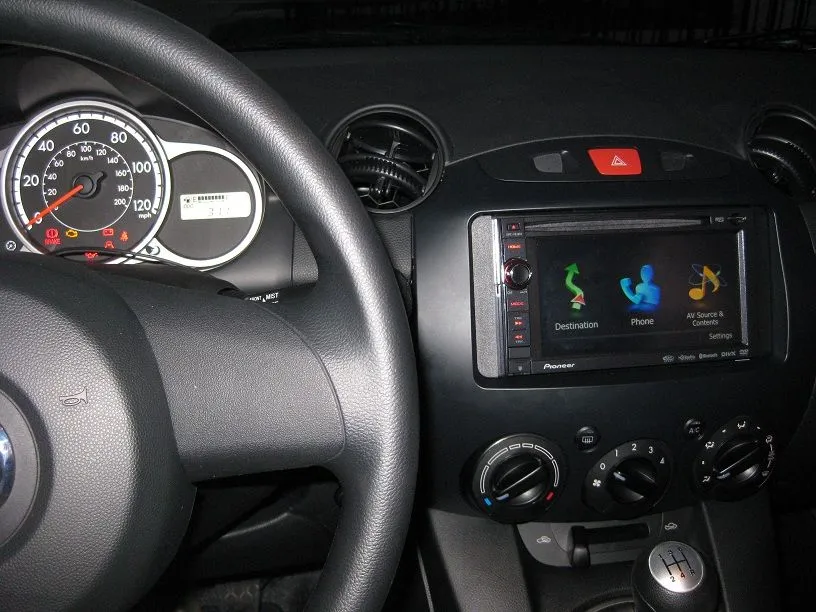 mazda2pioneer 024a.jpg