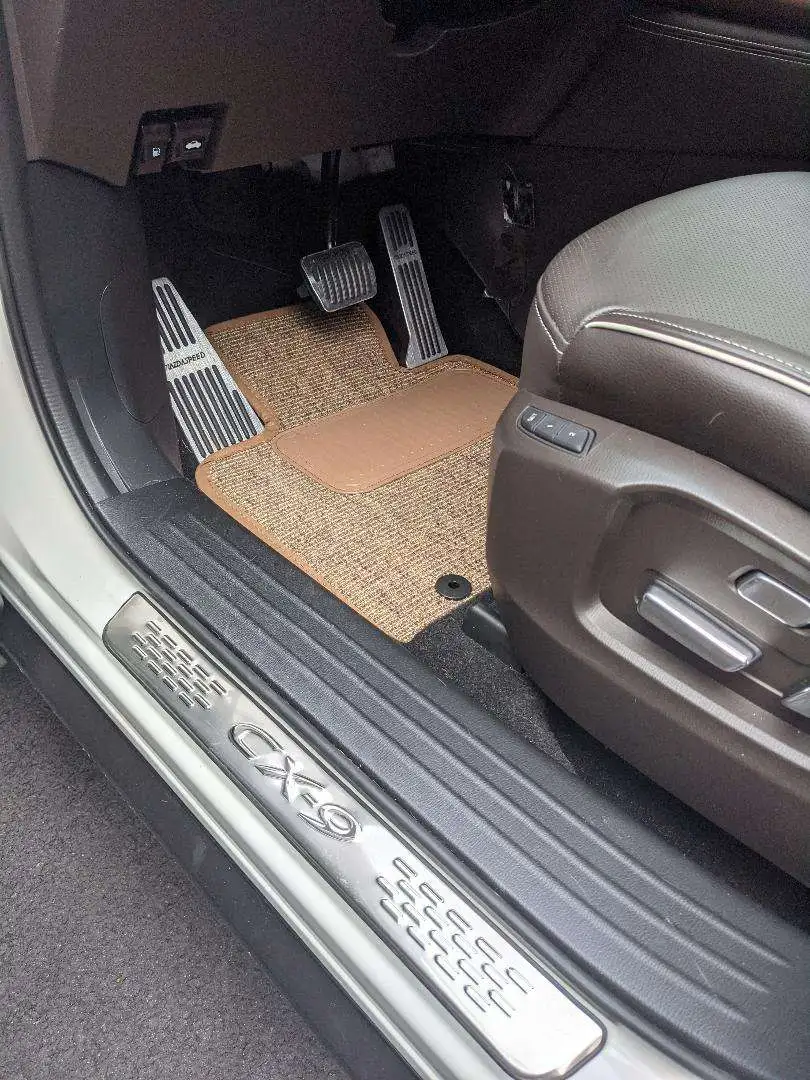 mazda3.jpg