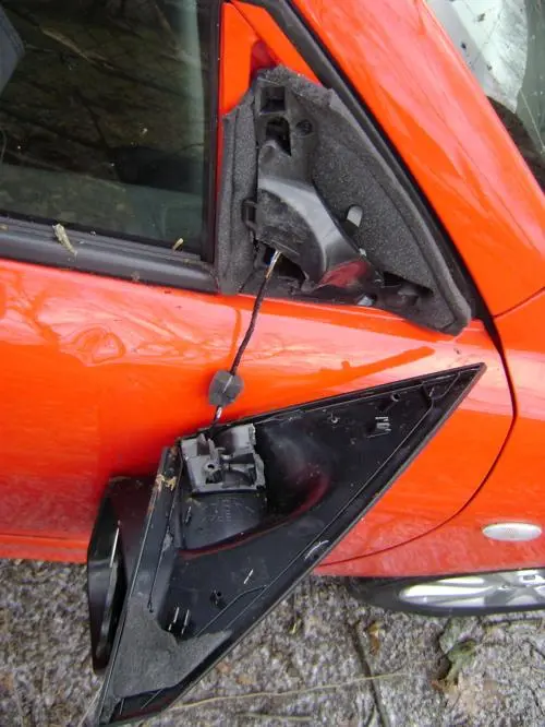Mazda3TreeDamage5.jpg