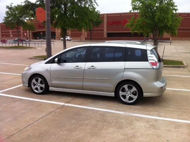 MAZDA5.JPG