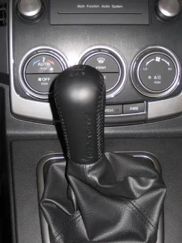 mazda5_mazdaspeed_shift_knob_02.jpg