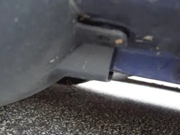 Mazda5_splashguard2.gif