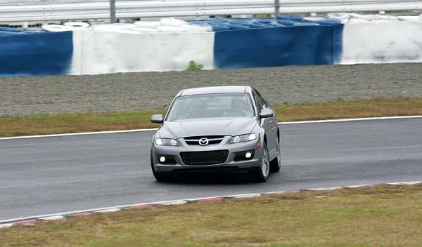 Mazda6_oversteer.jpg