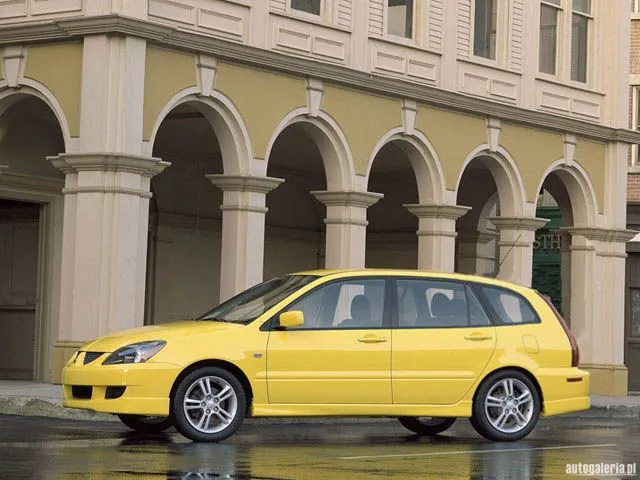 mitsubishi_lancer_sportback_2004_01_s.webp