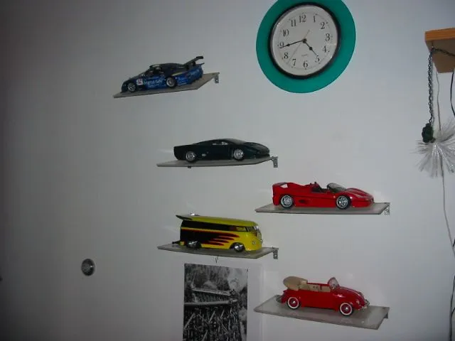 modelcarwall.webp