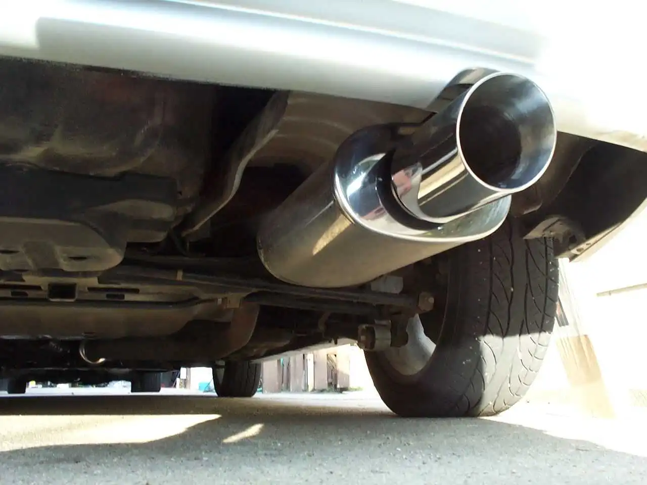 muffler 1.jpg