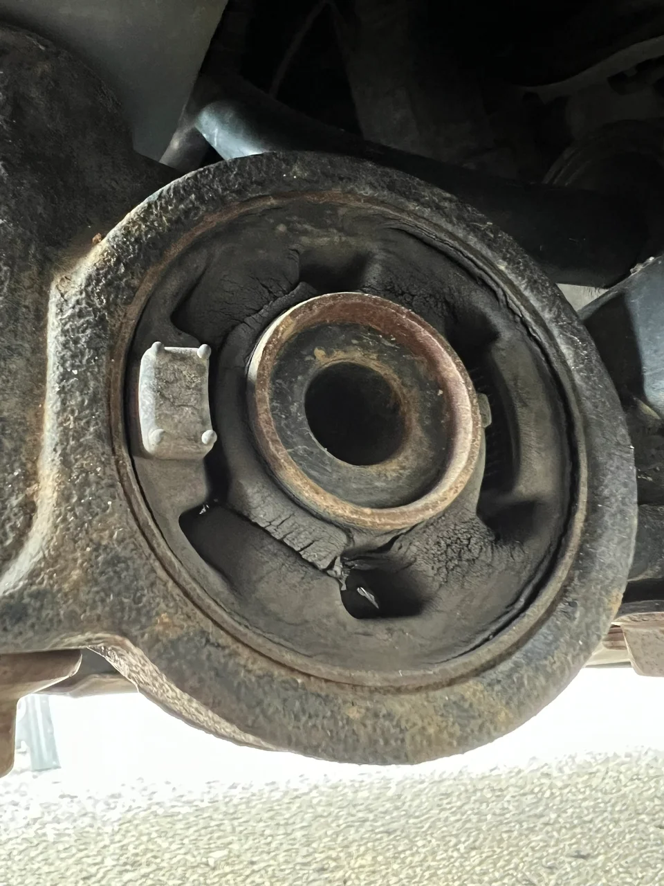 Old worn bushing.webp