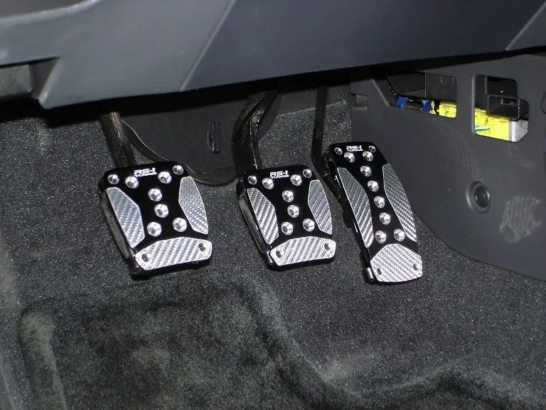 Pedals.JPG