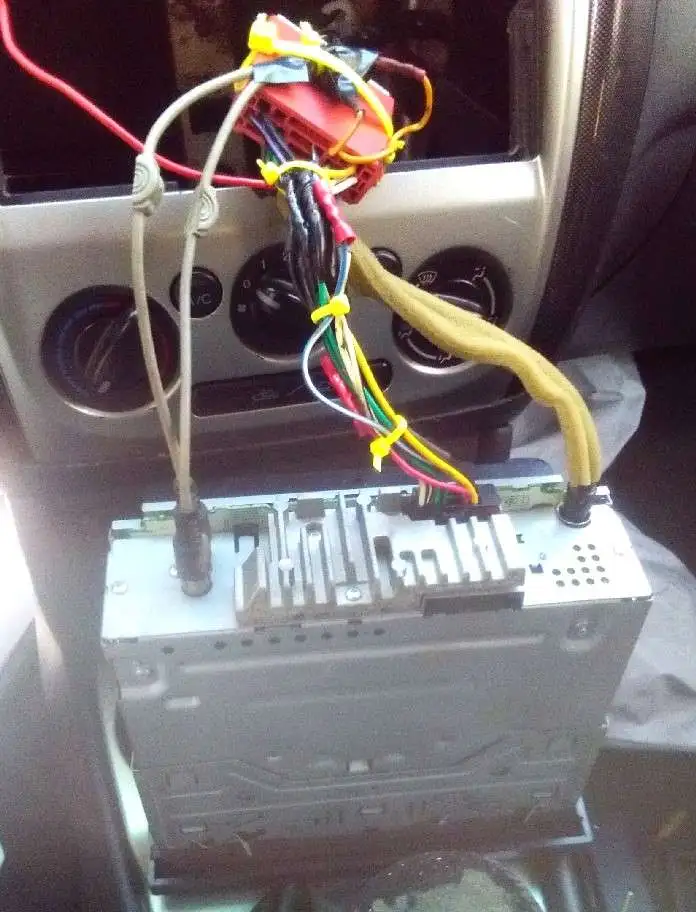 RADIO HARNESS.JPG