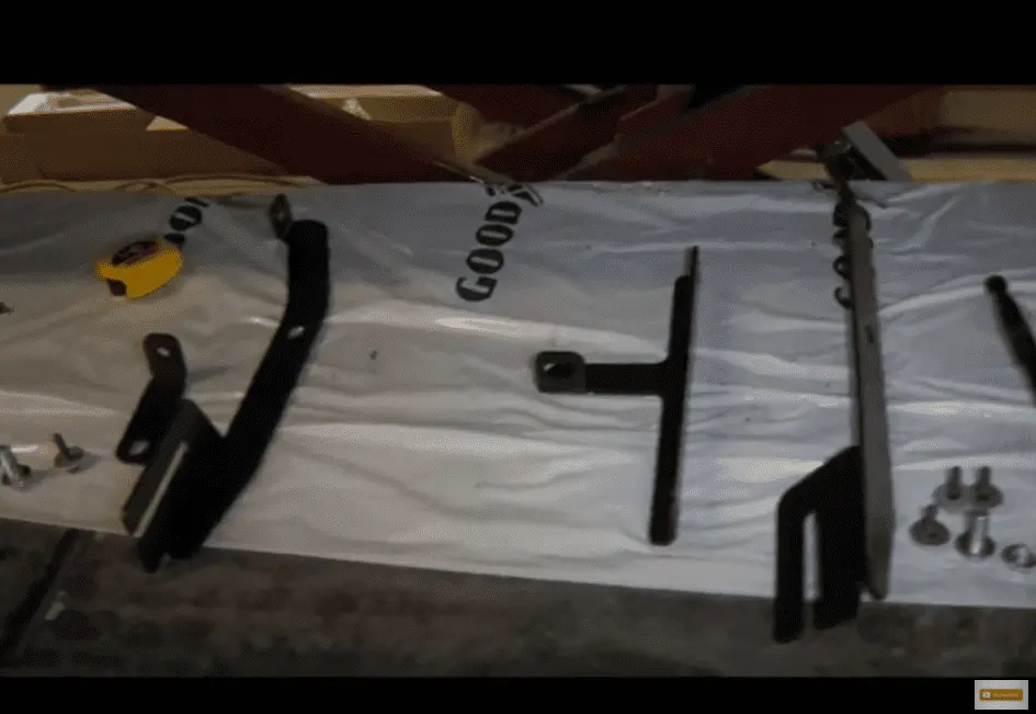 Romik front and center brackets.png