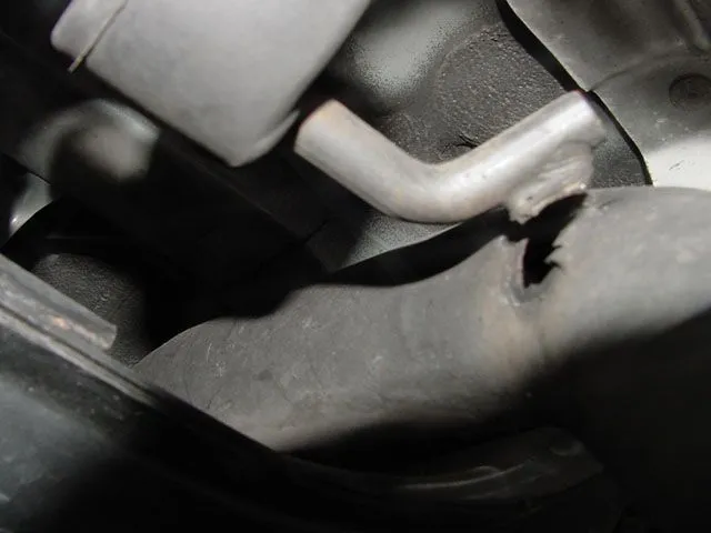 sm exhaust leak.jpg