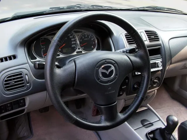 small_2004_interior1.webp