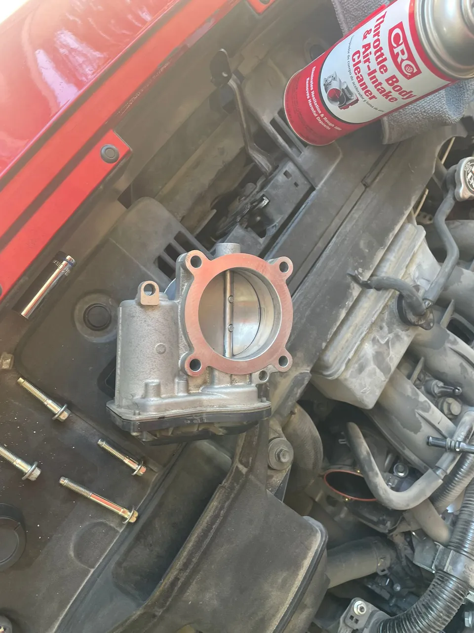Throttle body clean 2.webp