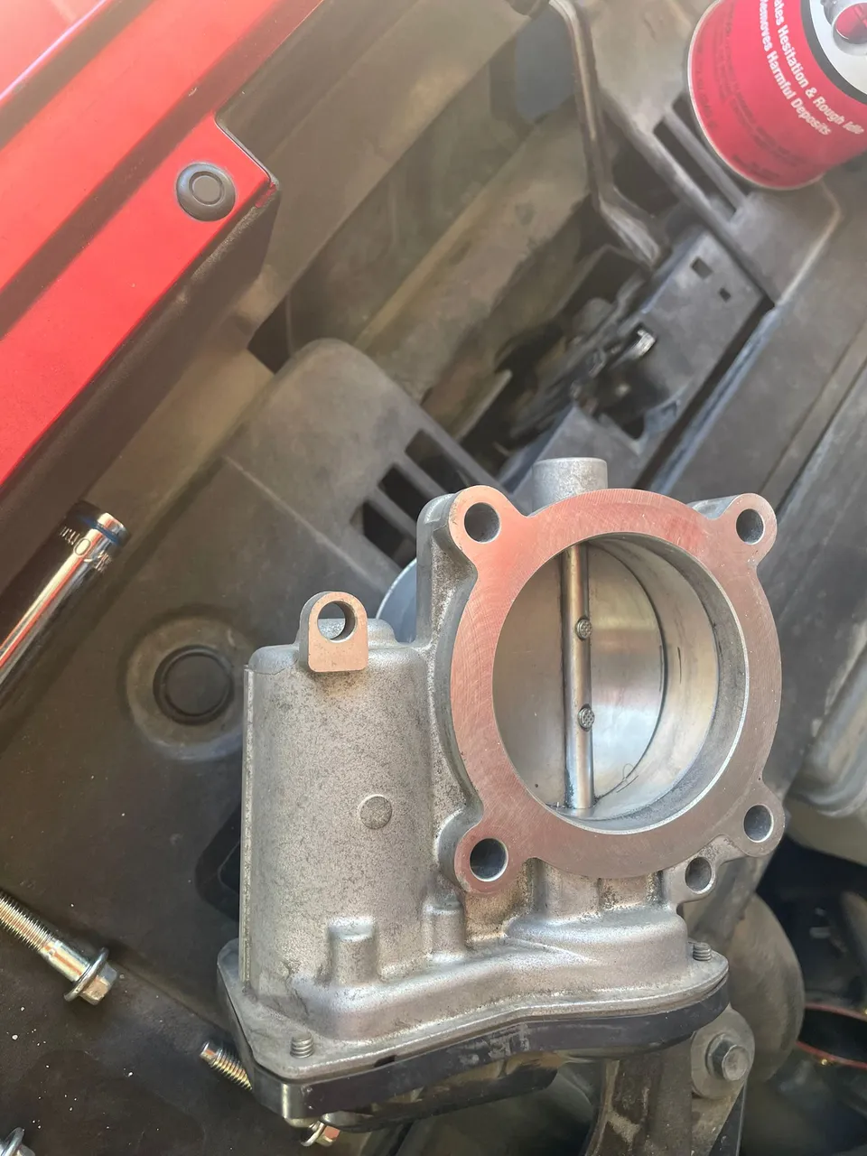 Throttle body clean 3.webp