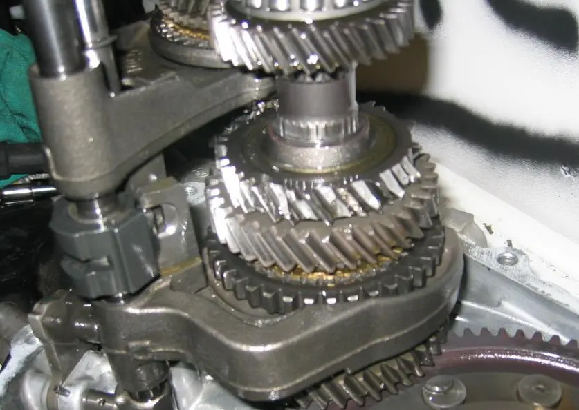 tranny pieces 004.2.JPG