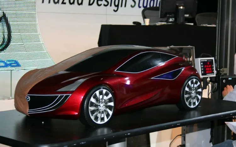 112_2007_los_angeles_02z+2018_mazda3_concept+scale_model.webp