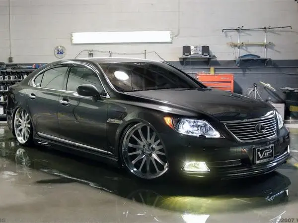 2-VIP_20AutoSalon_20LS460_20SEMA-1024_1_-600x450.jpg