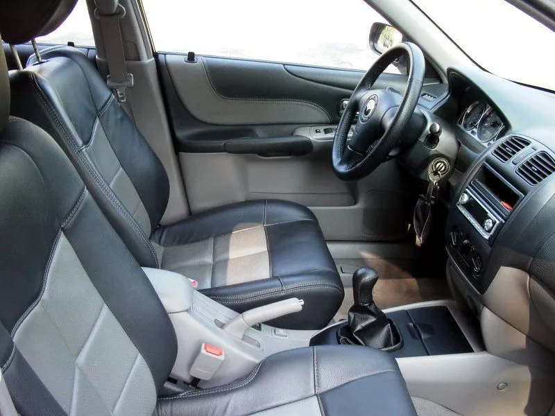 2004_interior2.jpg