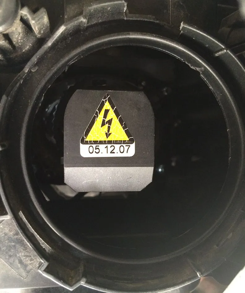 2006 Mazda low beam as is 01.jpg