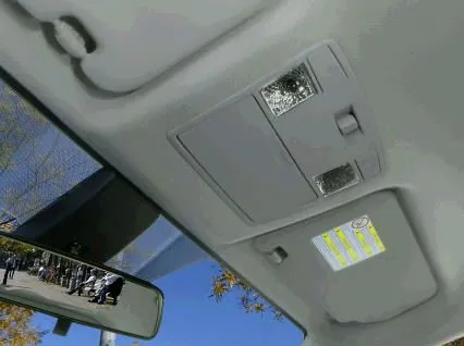 2007_Mazda5_Glasses_Europe.jpg