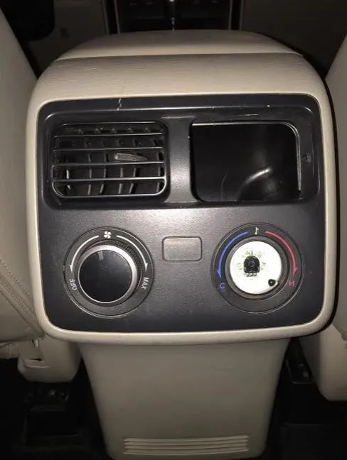 2008 CX9 Rear Vent.JPG