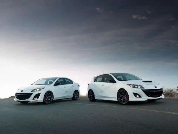 2010-Mazda3-and-MazdaSpeed3.jpg