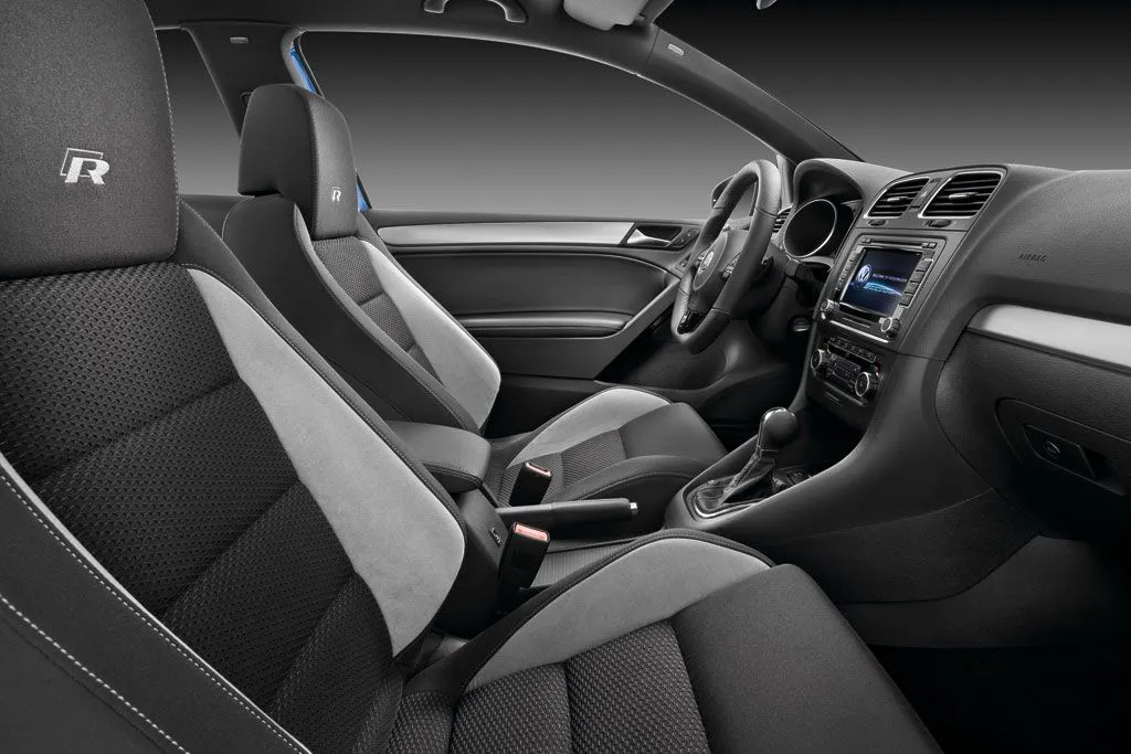 2010-Volkswagen-Golf-R-as-Volkswagen-GTI-R-Interior-Picture.jpg