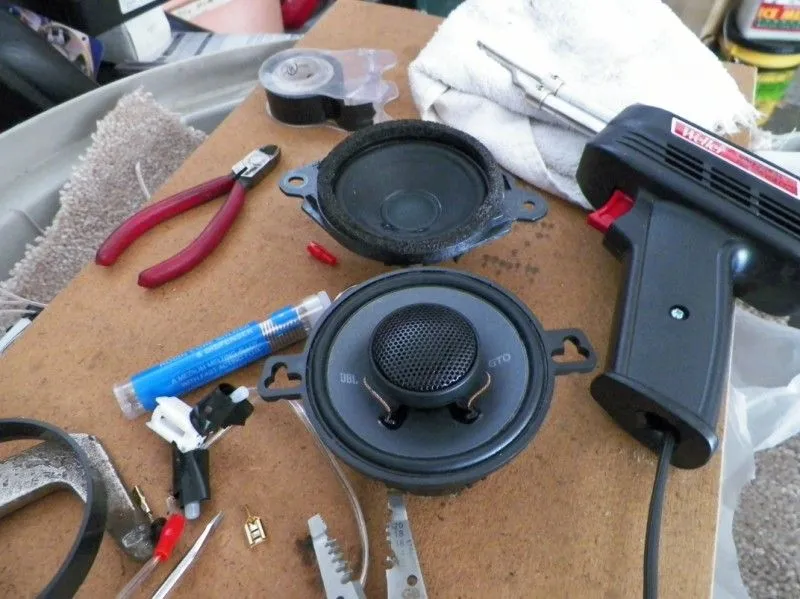 2013 speaker install 013.jpg